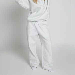 Comfrt snow leopard sweatpants